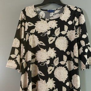 Apt 9 Floral Flounce sleeve top